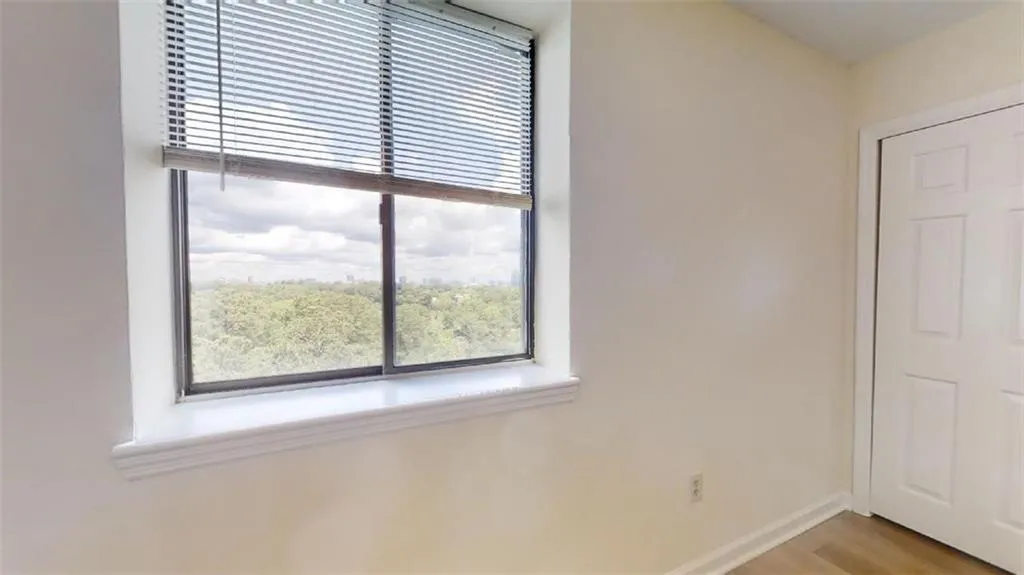 300 Johnson Ferry Road Ne Unit A1011, Sandy Springs, Georgia 30328, 1 Bedroom Bedrooms, ,1 BathroomBathrooms,Residential,Sold,300 Johnson Ferry Road Ne Unit A1011,7194035