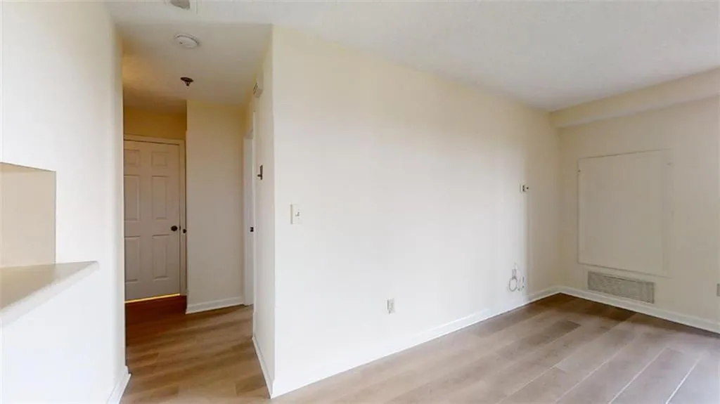 300 Johnson Ferry Road Ne Unit A1011, Sandy Springs, Georgia 30328, 1 Bedroom Bedrooms, ,1 BathroomBathrooms,Residential,Sold,300 Johnson Ferry Road Ne Unit A1011,7194035