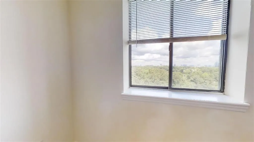 300 Johnson Ferry Road Ne Unit A1011, Sandy Springs, Georgia 30328, 1 Bedroom Bedrooms, ,1 BathroomBathrooms,Residential,Sold,300 Johnson Ferry Road Ne Unit A1011,7194035