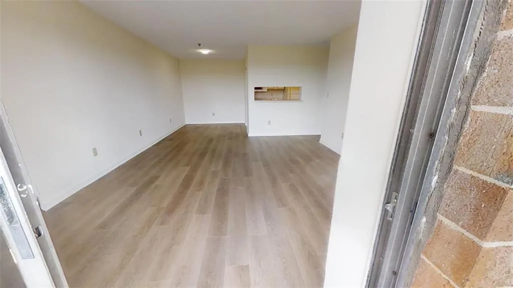 300 Johnson Ferry Road Ne Unit A1011, Sandy Springs, Georgia 30328, 1 Bedroom Bedrooms, ,1 BathroomBathrooms,Residential,Sold,300 Johnson Ferry Road Ne Unit A1011,7194035