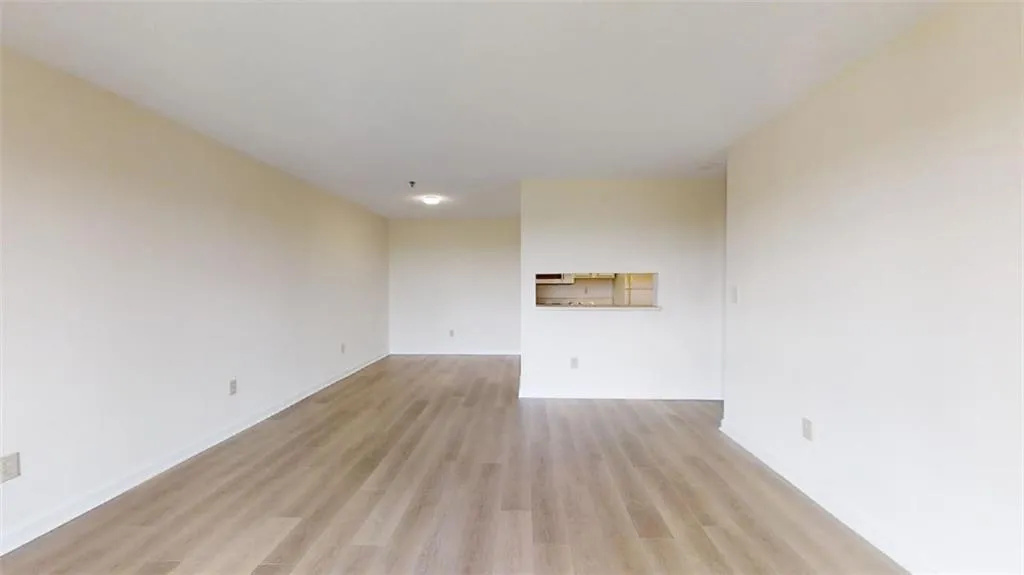 300 Johnson Ferry Road Ne Unit A1011, Sandy Springs, Georgia 30328, 1 Bedroom Bedrooms, ,1 BathroomBathrooms,Residential,Sold,300 Johnson Ferry Road Ne Unit A1011,7194035