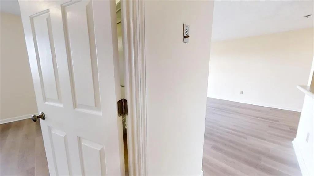 300 Johnson Ferry Road Ne Unit A1011, Sandy Springs, Georgia 30328, 1 Bedroom Bedrooms, ,1 BathroomBathrooms,Residential,Sold,300 Johnson Ferry Road Ne Unit A1011,7194035