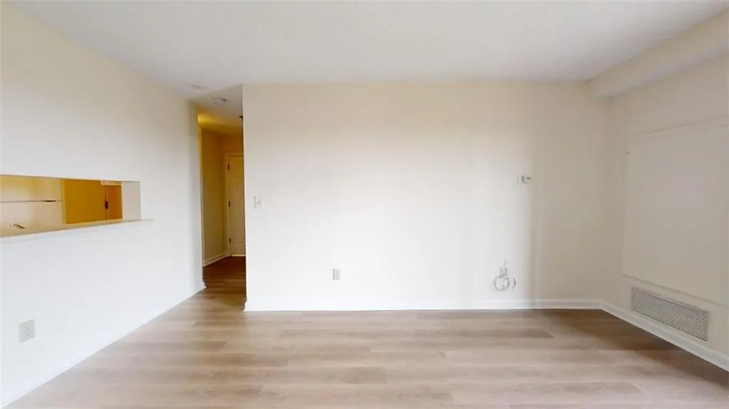 300 Johnson Ferry Road Ne Unit A1011, Sandy Springs, Georgia 30328, 1 Bedroom Bedrooms, ,1 BathroomBathrooms,Residential,Sold,300 Johnson Ferry Road Ne Unit A1011,7194035