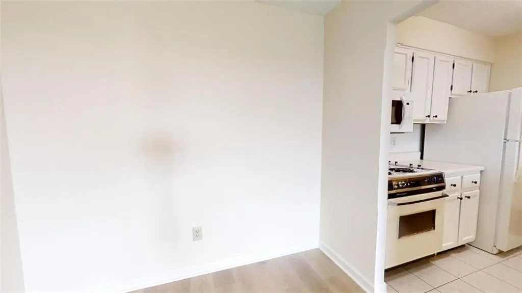 300 Johnson Ferry Road Ne Unit A1011, Sandy Springs, Georgia 30328, 1 Bedroom Bedrooms, ,1 BathroomBathrooms,Residential,Sold,300 Johnson Ferry Road Ne Unit A1011,7194035