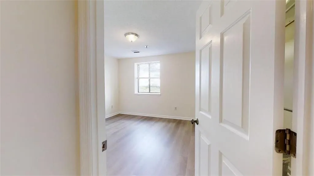 300 Johnson Ferry Road Ne Unit A1011, Sandy Springs, Georgia 30328, 1 Bedroom Bedrooms, ,1 BathroomBathrooms,Residential,Sold,300 Johnson Ferry Road Ne Unit A1011,7194035