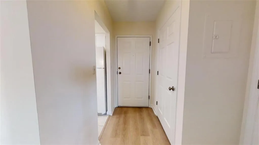 300 Johnson Ferry Road Ne Unit A1011, Sandy Springs, Georgia 30328, 1 Bedroom Bedrooms, ,1 BathroomBathrooms,Residential,Sold,300 Johnson Ferry Road Ne Unit A1011,7194035