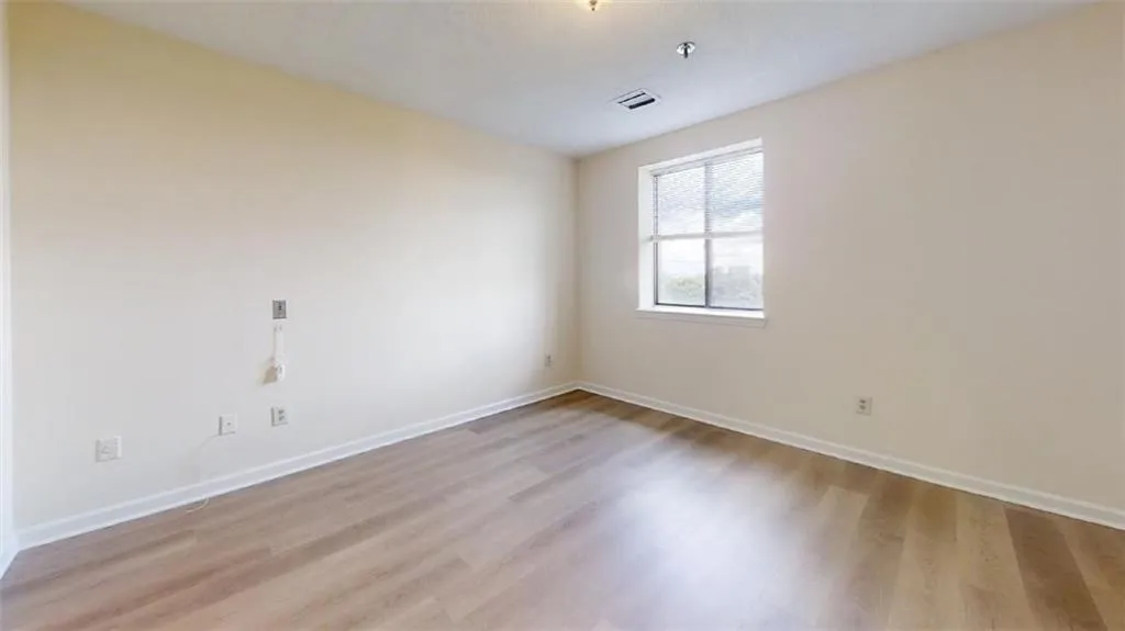 300 Johnson Ferry Road Ne Unit A1011, Sandy Springs, Georgia 30328, 1 Bedroom Bedrooms, ,1 BathroomBathrooms,Residential,Sold,300 Johnson Ferry Road Ne Unit A1011,7194035