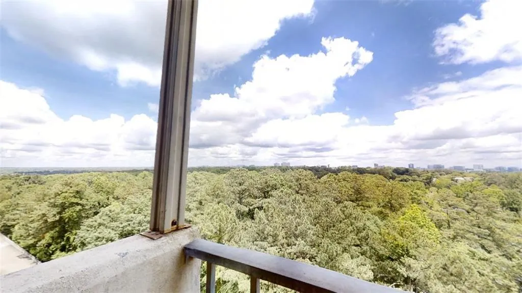 300 Johnson Ferry Road Ne Unit A1011, Sandy Springs, Georgia 30328, 1 Bedroom Bedrooms, ,1 BathroomBathrooms,Residential,Sold,300 Johnson Ferry Road Ne Unit A1011,7194035