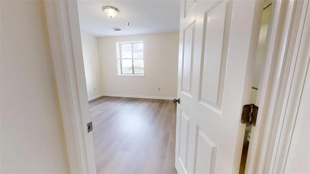 300 Johnson Ferry Road Ne Unit A1011, Sandy Springs, Georgia 30328, 1 Bedroom Bedrooms, ,1 BathroomBathrooms,Residential,Sold,300 Johnson Ferry Road Ne Unit A1011,7194035