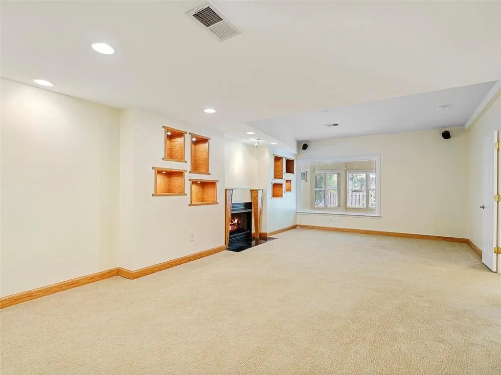 4555 Windsor Park Place, Sandy Springs, Georgia 30342, 4 Bedrooms Bedrooms, ,4 BathroomsBathrooms,Residential,Sold,4555 Windsor Park Place,6901714