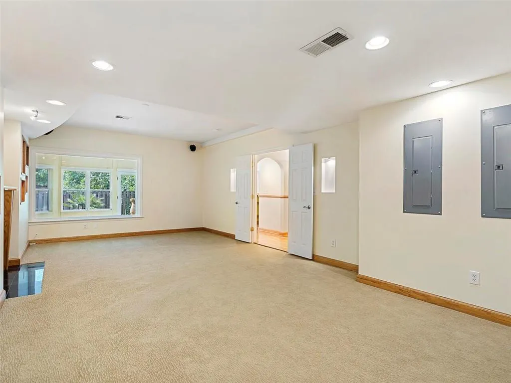 4555 Windsor Park Place, Sandy Springs, Georgia 30342, 4 Bedrooms Bedrooms, ,4 BathroomsBathrooms,Residential,Sold,4555 Windsor Park Place,6901714