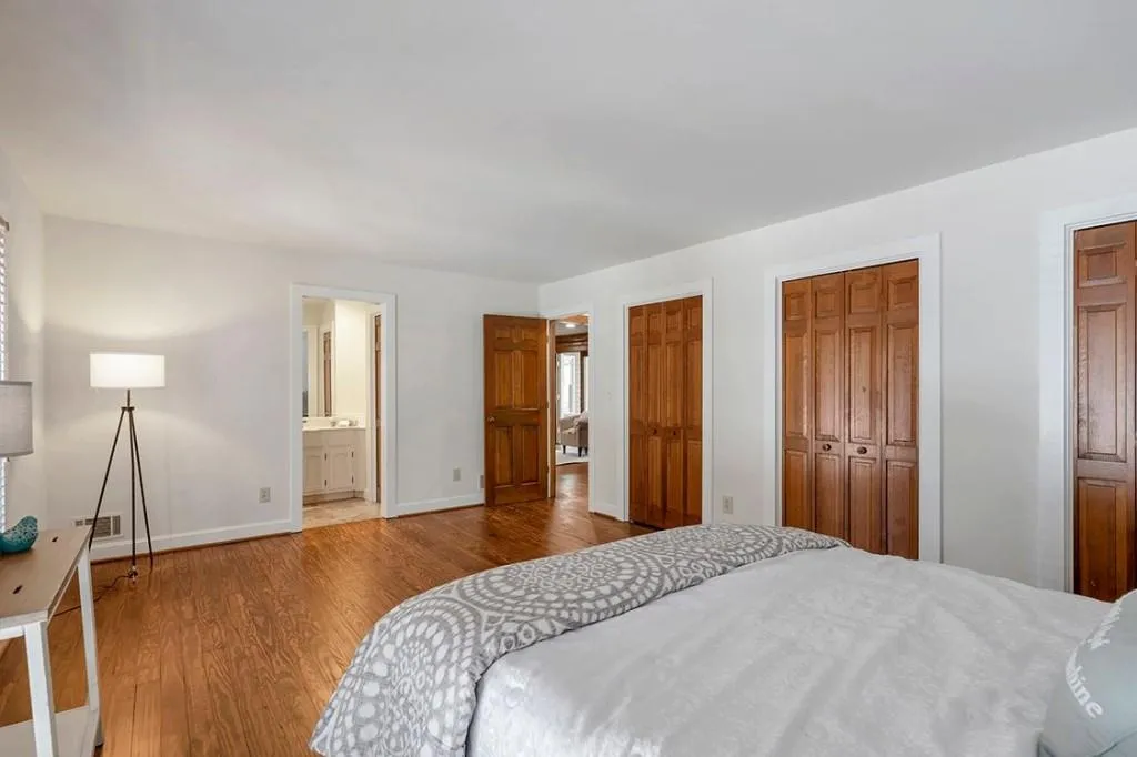 2200 Spalding Drive, Sandy Springs, Georgia 30350, 6 Bedrooms Bedrooms, ,3 BathroomsBathrooms,Residential,Sold,2200 Spalding Drive,7191107