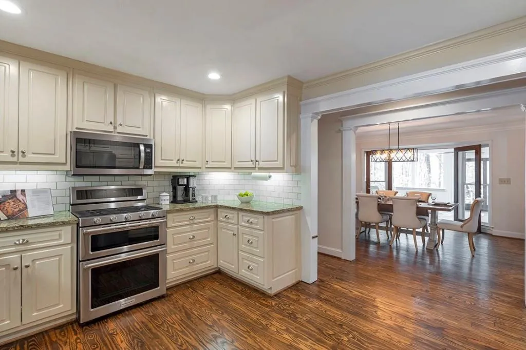 2200 Spalding Drive, Sandy Springs, Georgia 30350, 6 Bedrooms Bedrooms, ,3 BathroomsBathrooms,Residential,Sold,2200 Spalding Drive,7191107