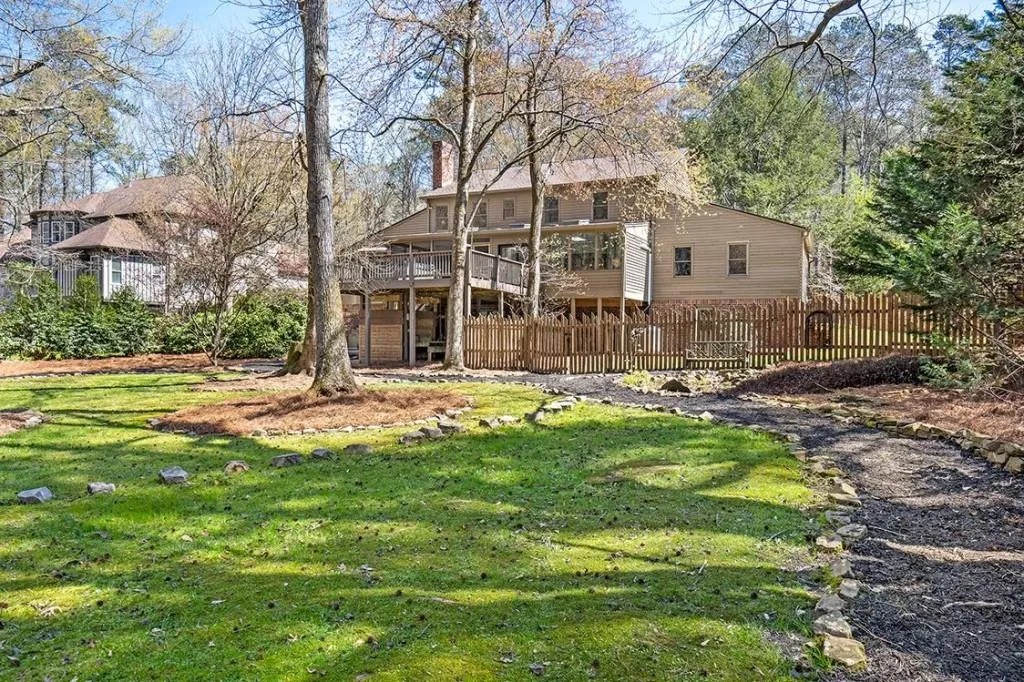 2200 Spalding Drive, Sandy Springs, Georgia 30350, 6 Bedrooms Bedrooms, ,3 BathroomsBathrooms,Residential,Sold,2200 Spalding Drive,7191107