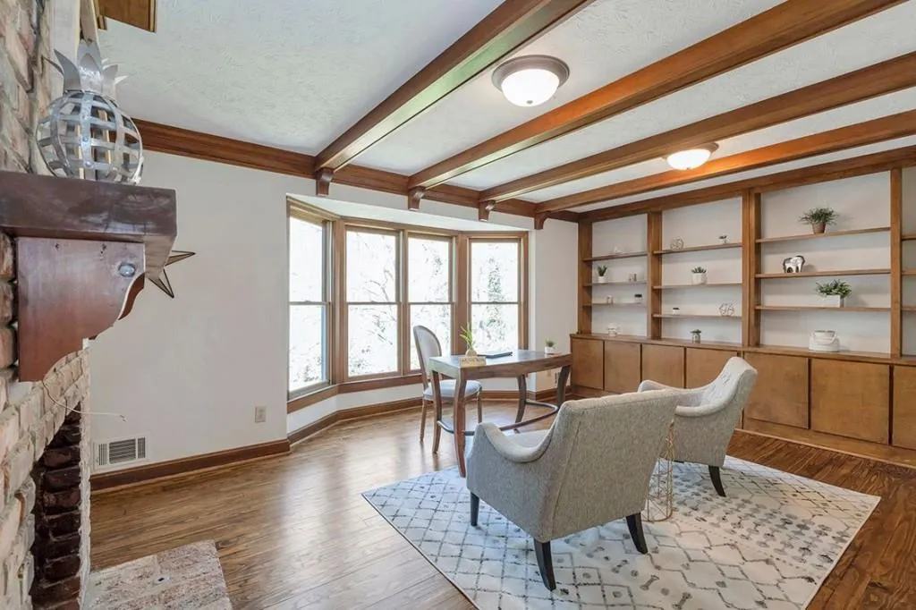 2200 Spalding Drive, Sandy Springs, Georgia 30350, 6 Bedrooms Bedrooms, ,3 BathroomsBathrooms,Residential,Sold,2200 Spalding Drive,7191107