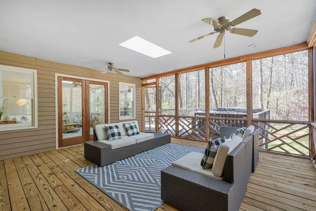 2200 Spalding Drive, Sandy Springs, Georgia 30350, 6 Bedrooms Bedrooms, ,3 BathroomsBathrooms,Residential,Sold,2200 Spalding Drive,7191107