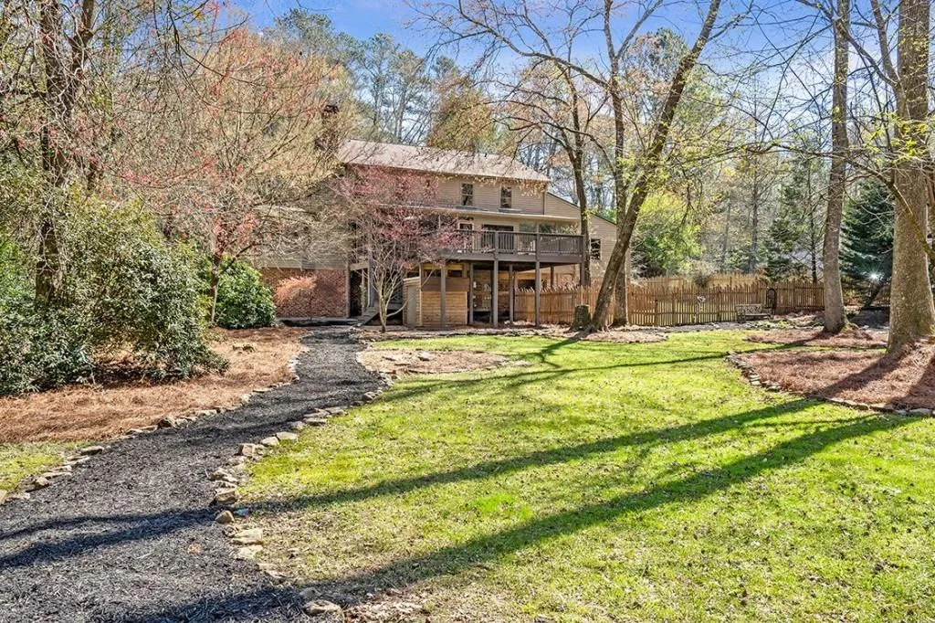 2200 Spalding Drive, Sandy Springs, Georgia 30350, 6 Bedrooms Bedrooms, ,3 BathroomsBathrooms,Residential,Sold,2200 Spalding Drive,7191107