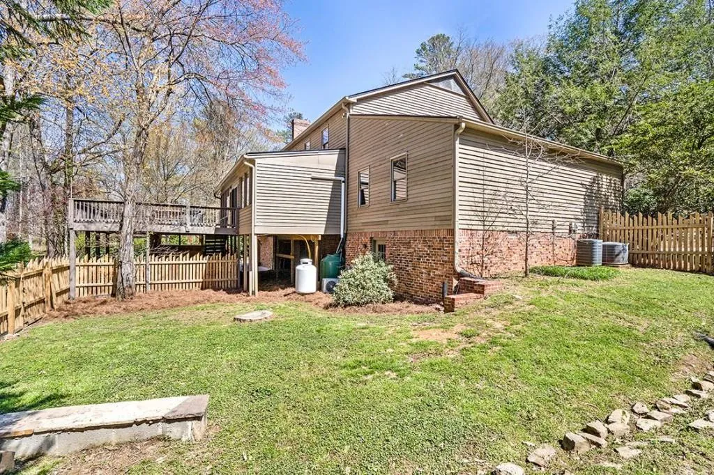 2200 Spalding Drive, Sandy Springs, Georgia 30350, 6 Bedrooms Bedrooms, ,3 BathroomsBathrooms,Residential,Sold,2200 Spalding Drive,7191107