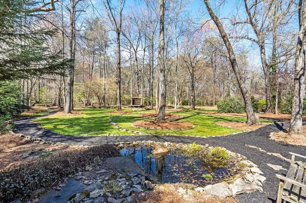 2200 Spalding Drive, Sandy Springs, Georgia 30350, 6 Bedrooms Bedrooms, ,3 BathroomsBathrooms,Residential,Sold,2200 Spalding Drive,7191107