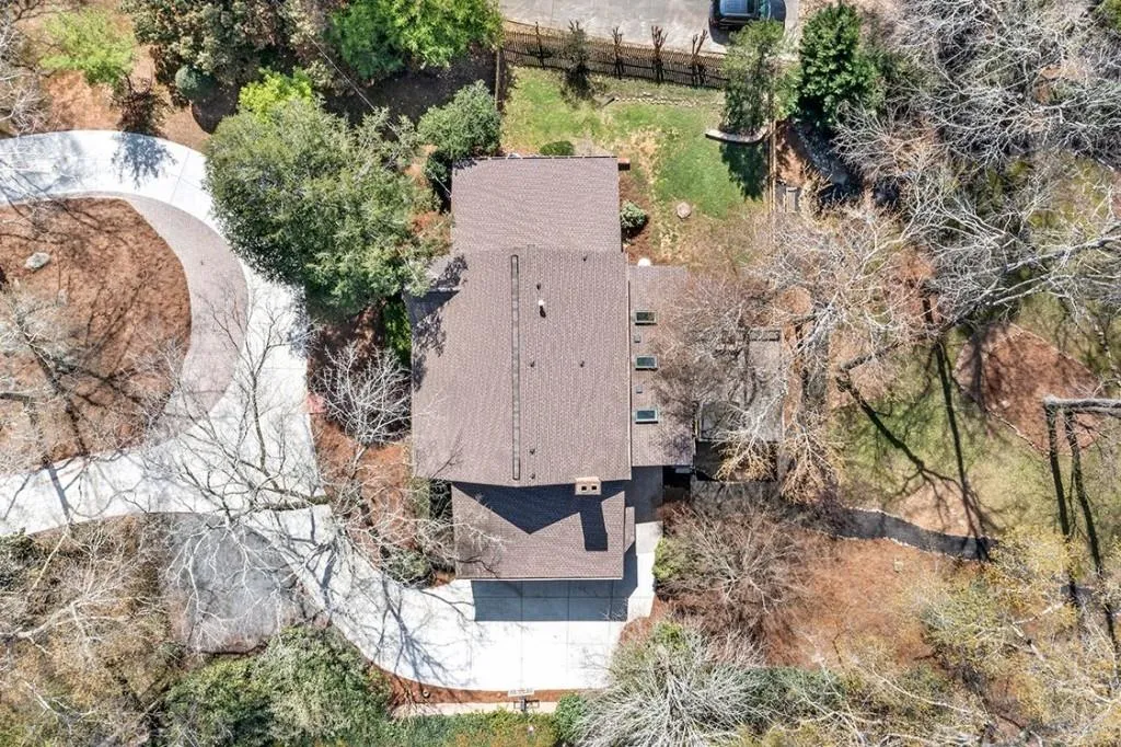 2200 Spalding Drive, Sandy Springs, Georgia 30350, 6 Bedrooms Bedrooms, ,3 BathroomsBathrooms,Residential,Sold,2200 Spalding Drive,7191107