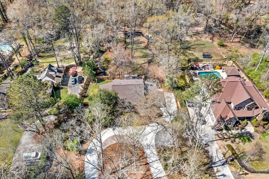 2200 Spalding Drive, Sandy Springs, Georgia 30350, 6 Bedrooms Bedrooms, ,3 BathroomsBathrooms,Residential,Sold,2200 Spalding Drive,7191107