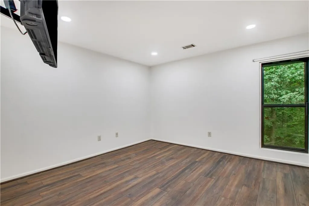 24214 Plantation Drive Ne, Atlanta, Georgia 30324, 2 Bedrooms Bedrooms, ,2 BathroomsBathrooms,Residential,For Sale,24214 Plantation Drive Ne,7622120
