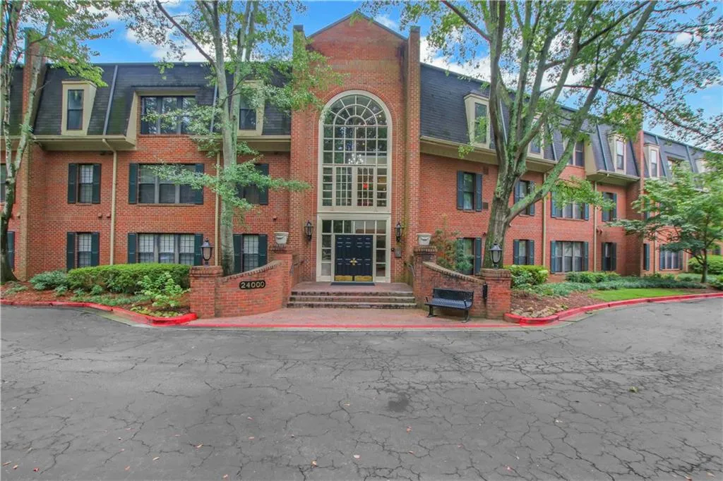 24214 Plantation Drive Ne, Atlanta, Georgia 30324, 2 Bedrooms Bedrooms, ,2 BathroomsBathrooms,Residential,For Sale,24214 Plantation Drive Ne,7622120