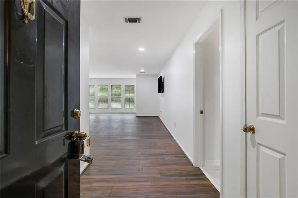 24214 Plantation Drive Ne, Atlanta, Georgia 30324, 2 Bedrooms Bedrooms, ,2 BathroomsBathrooms,Residential,For Sale,24214 Plantation Drive Ne,7622120