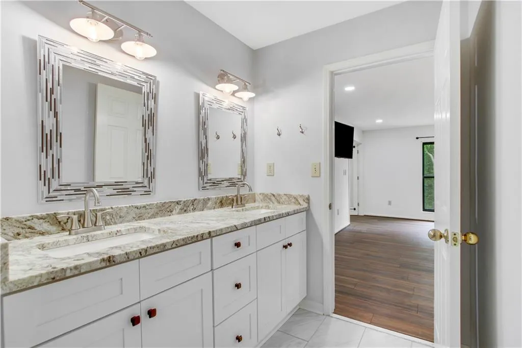 24214 Plantation Drive Ne, Atlanta, Georgia 30324, 2 Bedrooms Bedrooms, ,2 BathroomsBathrooms,Residential,For Sale,24214 Plantation Drive Ne,7622120