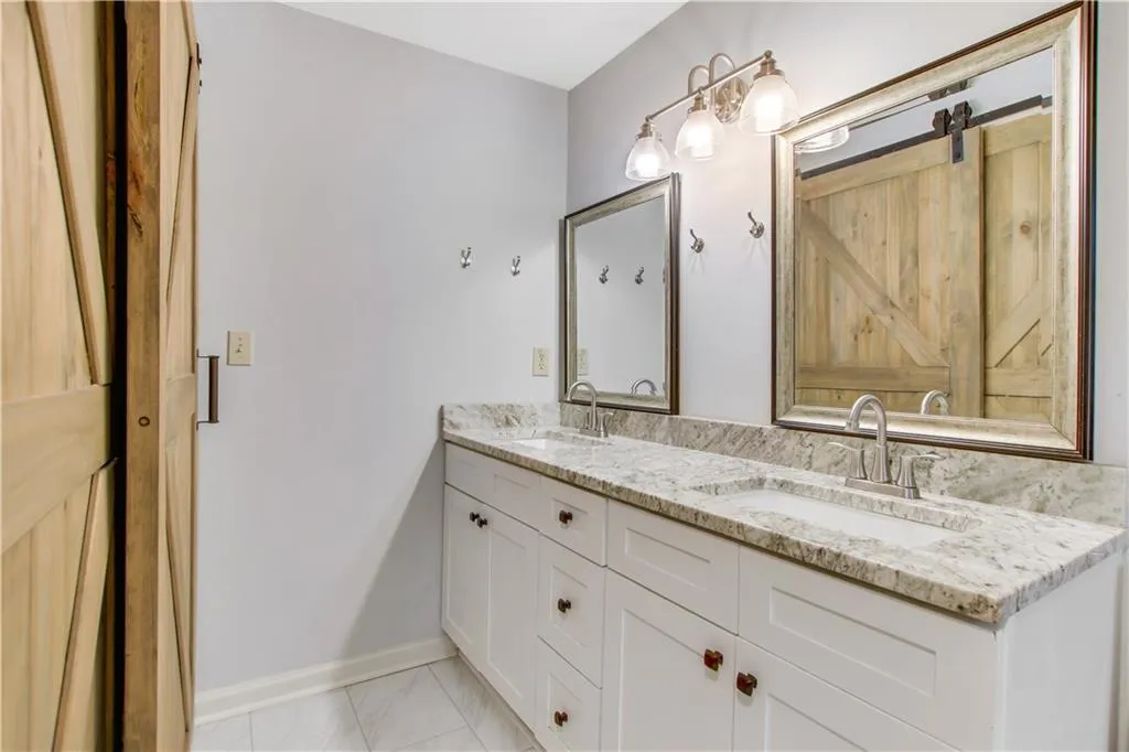 24214 Plantation Drive Ne, Atlanta, Georgia 30324, 2 Bedrooms Bedrooms, ,2 BathroomsBathrooms,Residential,For Sale,24214 Plantation Drive Ne,7622120