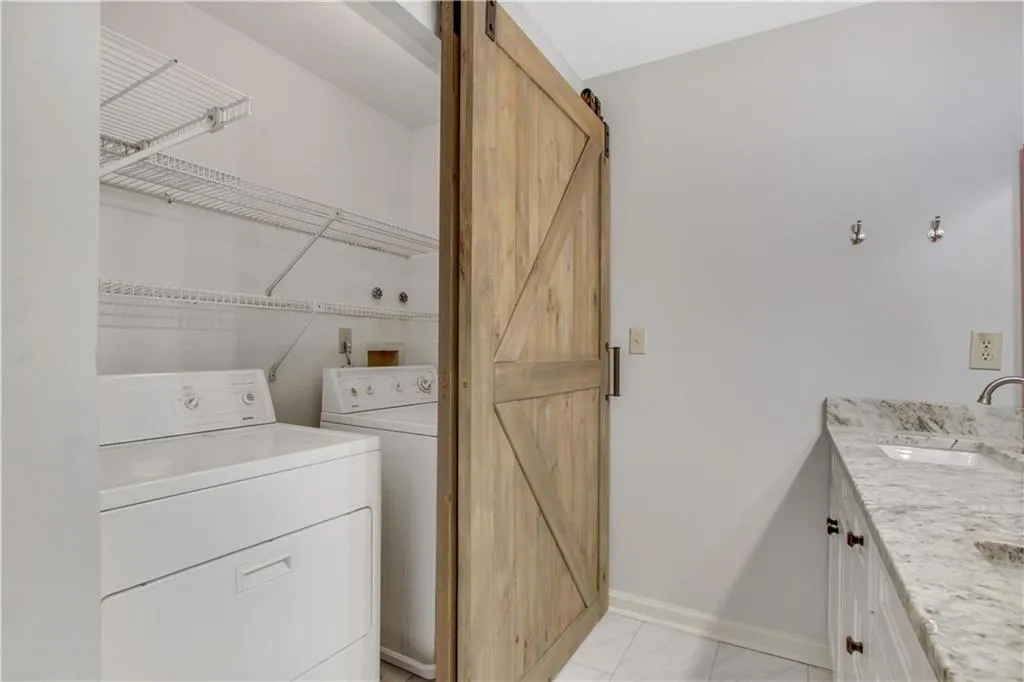 24214 Plantation Drive Ne, Atlanta, Georgia 30324, 2 Bedrooms Bedrooms, ,2 BathroomsBathrooms,Residential,For Sale,24214 Plantation Drive Ne,7622120