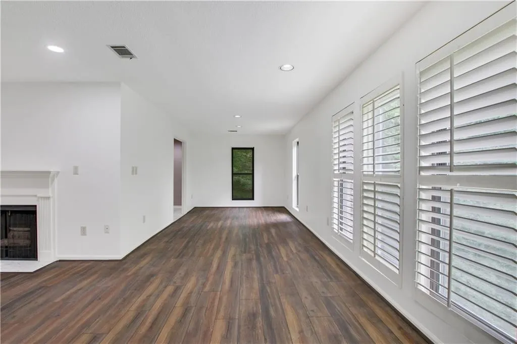 24214 Plantation Drive Ne, Atlanta, Georgia 30324, 2 Bedrooms Bedrooms, ,2 BathroomsBathrooms,Residential,For Sale,24214 Plantation Drive Ne,7622120