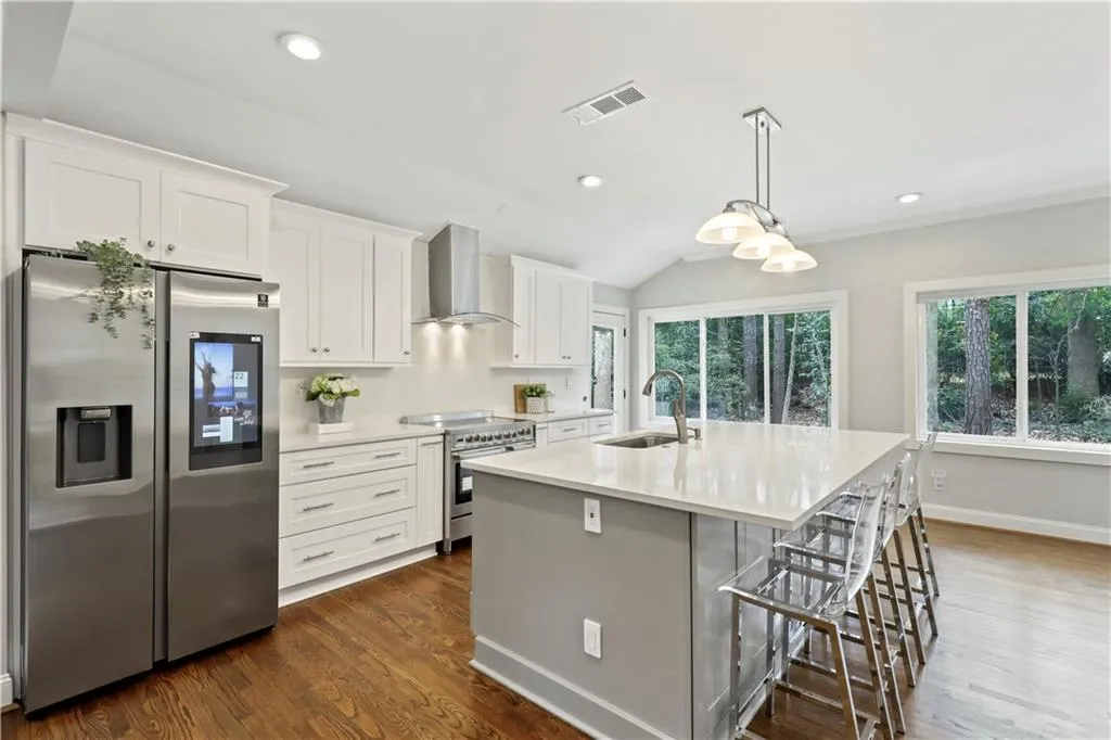 7185 Peachtree Dunwoody Road, Sandy Springs, Georgia 30328, 5 Bedrooms Bedrooms, ,3 BathroomsBathrooms,Residential,Sold,7185 Peachtree Dunwoody Road,6862563 7185 Peachtree Dunwoody Road, Sandy Springs, Georgia 30328, 5 Bedrooms Bedrooms, ,3 BathroomsBathrooms,Residential,Sold,7185 Peachtree Dunwoody Road,6862563