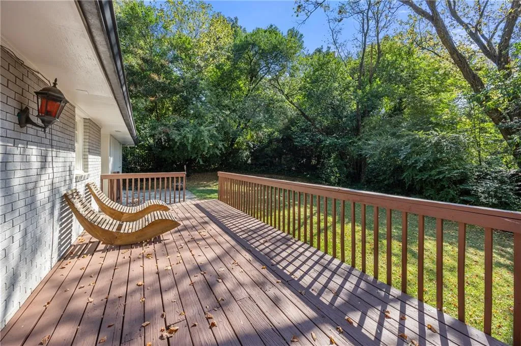 535 Valley Lane, Atlanta, Georgia 30328, 4 Bedrooms Bedrooms, ,2 BathroomsBathrooms,Residential,Sold,535 Valley Lane,7460703