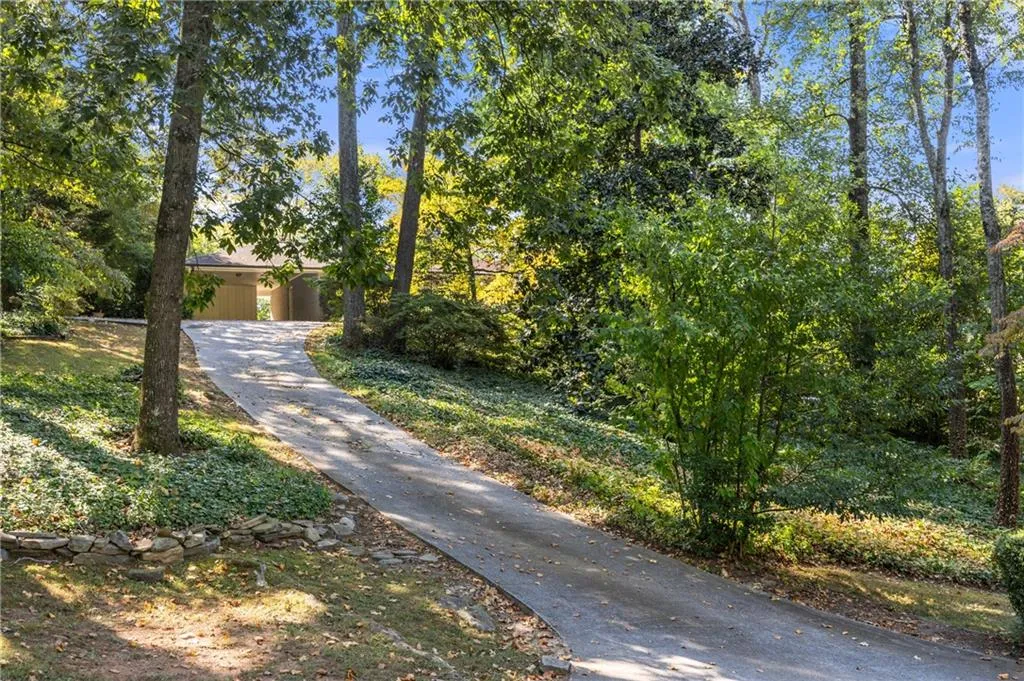 535 Valley Lane, Atlanta, Georgia 30328, 4 Bedrooms Bedrooms, ,2 BathroomsBathrooms,Residential,Sold,535 Valley Lane,7460703