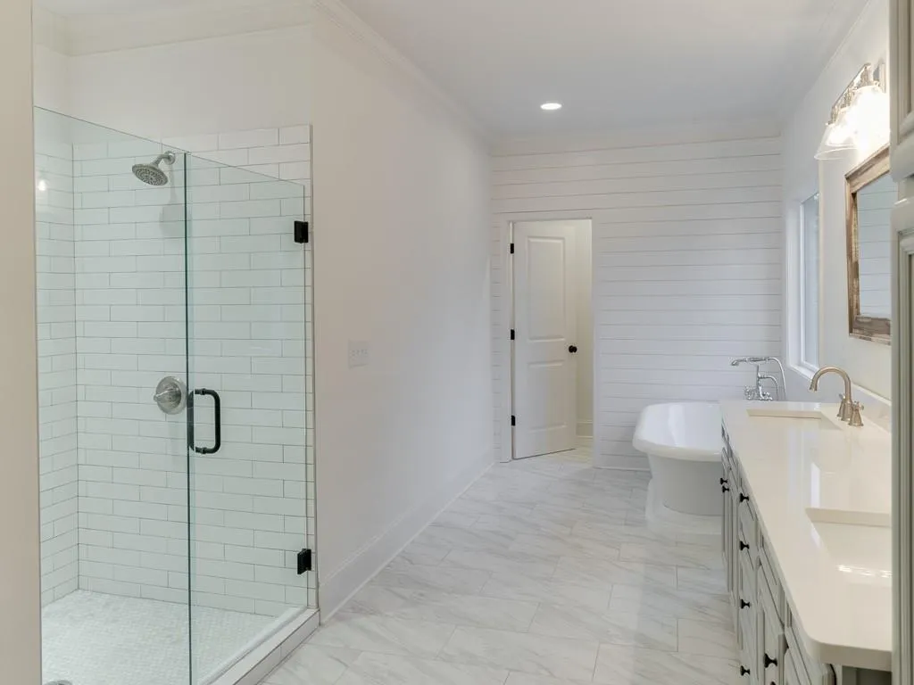 70 West Belle Isle Road, Sandy Springs, Georgia 30342, 5 Bedrooms Bedrooms, ,3 BathroomsBathrooms,Residential,Sold,70 West Belle Isle Road,6565170