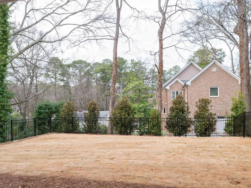 70 West Belle Isle Road, Sandy Springs, Georgia 30342, 5 Bedrooms Bedrooms, ,3 BathroomsBathrooms,Residential,Sold,70 West Belle Isle Road,6565170