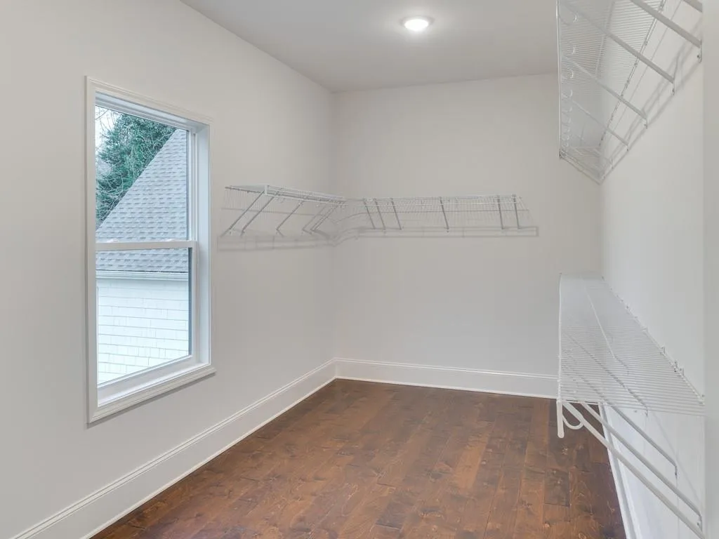 70 West Belle Isle Road, Sandy Springs, Georgia 30342, 5 Bedrooms Bedrooms, ,3 BathroomsBathrooms,Residential,Sold,70 West Belle Isle Road,6565170