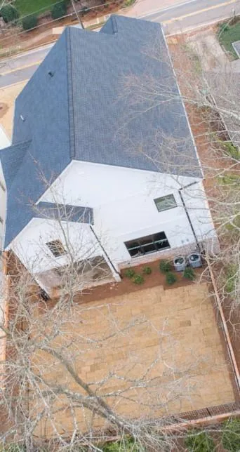 70 West Belle Isle Road, Sandy Springs, Georgia 30342, 5 Bedrooms Bedrooms, ,3 BathroomsBathrooms,Residential,Sold,70 West Belle Isle Road,6565170