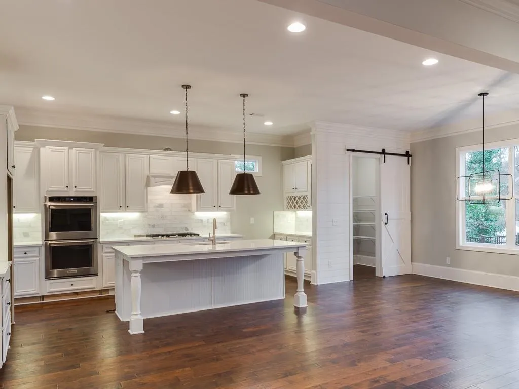 70 West Belle Isle Road, Sandy Springs, Georgia 30342, 5 Bedrooms Bedrooms, ,3 BathroomsBathrooms,Residential,Sold,70 West Belle Isle Road,6565170