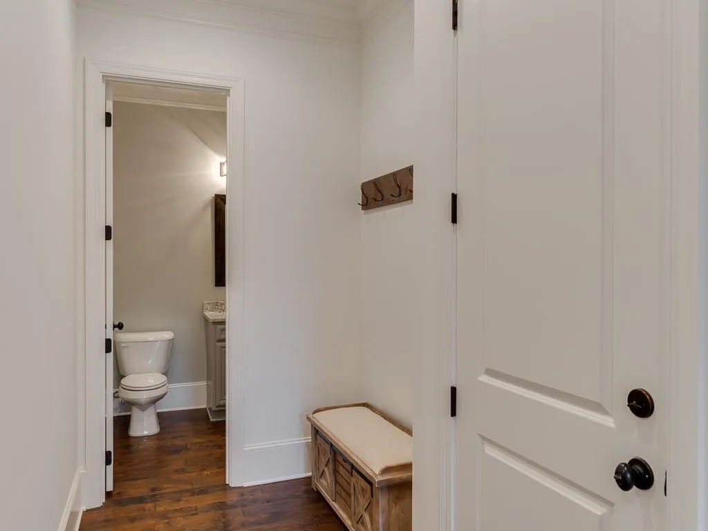 70 West Belle Isle Road, Sandy Springs, Georgia 30342, 5 Bedrooms Bedrooms, ,3 BathroomsBathrooms,Residential,Sold,70 West Belle Isle Road,6565170