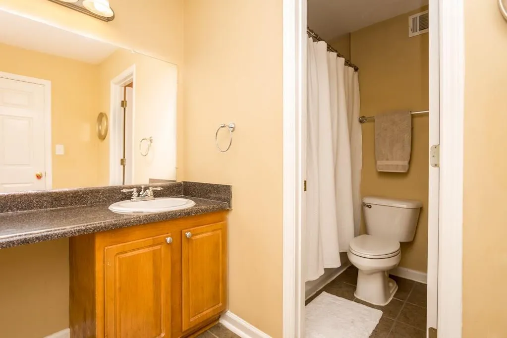 1807 Brighton Point, Atlanta, Georgia 30328, 3 Bedrooms Bedrooms, ,2 BathroomsBathrooms,Residential,Sold,1807 Brighton Point,5987109