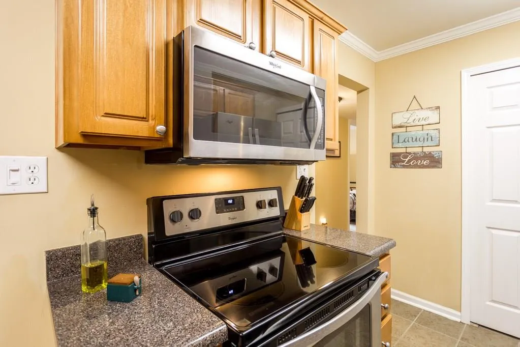 1807 Brighton Point, Atlanta, Georgia 30328, 3 Bedrooms Bedrooms, ,2 BathroomsBathrooms,Residential,Sold,1807 Brighton Point,5987109