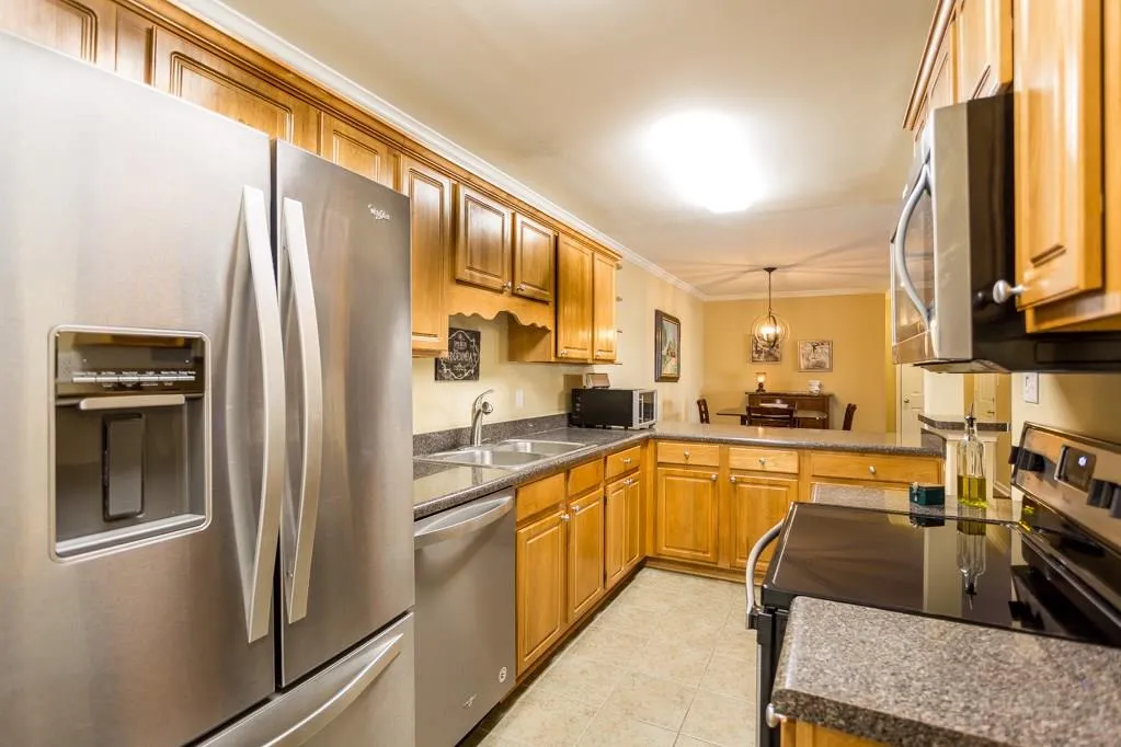 1807 Brighton Point, Atlanta, Georgia 30328, 3 Bedrooms Bedrooms, ,2 BathroomsBathrooms,Residential,Sold,1807 Brighton Point,5987109