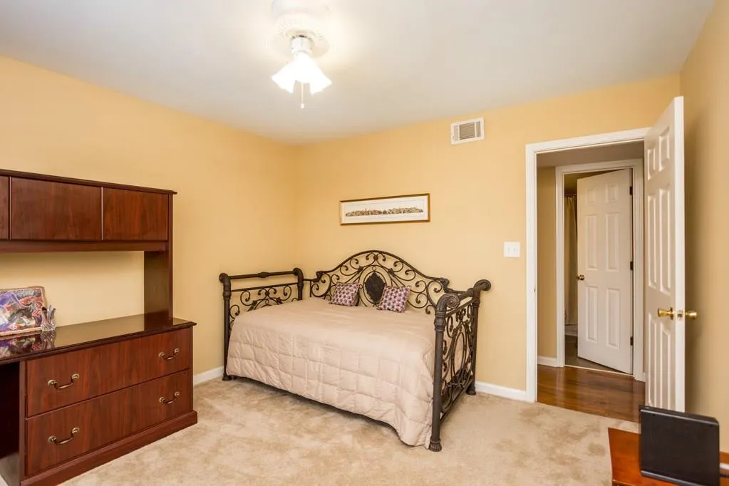 1807 Brighton Point, Atlanta, Georgia 30328, 3 Bedrooms Bedrooms, ,2 BathroomsBathrooms,Residential,Sold,1807 Brighton Point,5987109