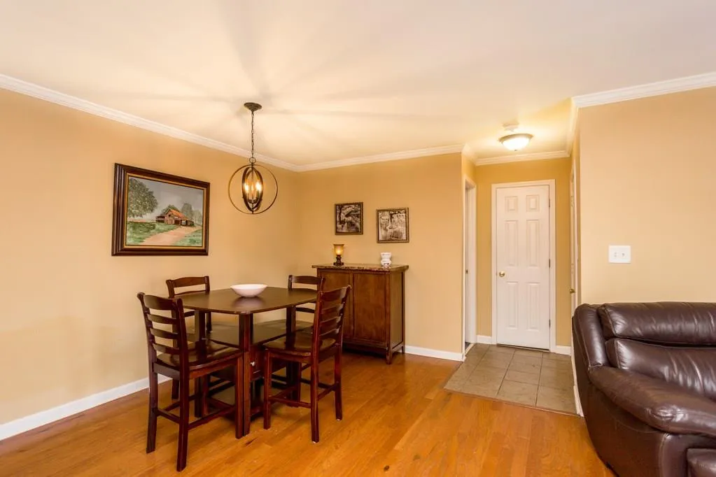 1807 Brighton Point, Atlanta, Georgia 30328, 3 Bedrooms Bedrooms, ,2 BathroomsBathrooms,Residential,Sold,1807 Brighton Point,5987109