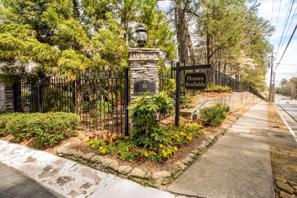 1807 Brighton Point, Atlanta, Georgia 30328, 3 Bedrooms Bedrooms, ,2 BathroomsBathrooms,Residential,Sold,1807 Brighton Point,5987109