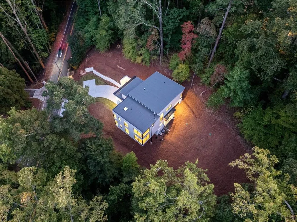 5290 Lake Forrest Drive, Atlanta, Georgia 30342, 4 Bedrooms Bedrooms, ,4 BathroomsBathrooms,Residential,Sold,5290 Lake Forrest Drive,7466324