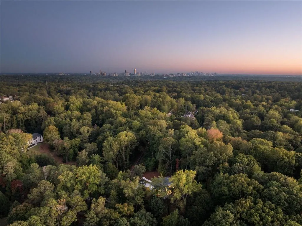5290 Lake Forrest Drive, Atlanta, Georgia 30342, 4 Bedrooms Bedrooms, ,4 BathroomsBathrooms,Residential,Sold,5290 Lake Forrest Drive,7466324