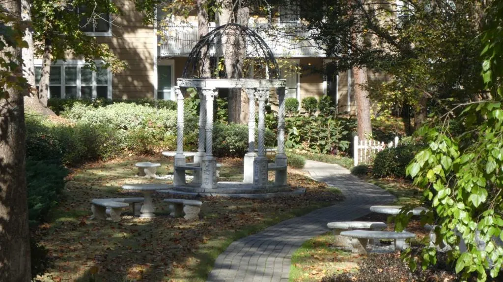 709 Summit North Drive Ne, Atlanta, Georgia 30324, 1 Bedroom Bedrooms, ,1 BathroomBathrooms,Residential,Sold,709 Summit North Drive Ne,5934753